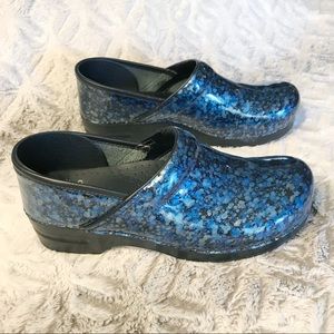 Dansko Blue and Black Speckled Clogs